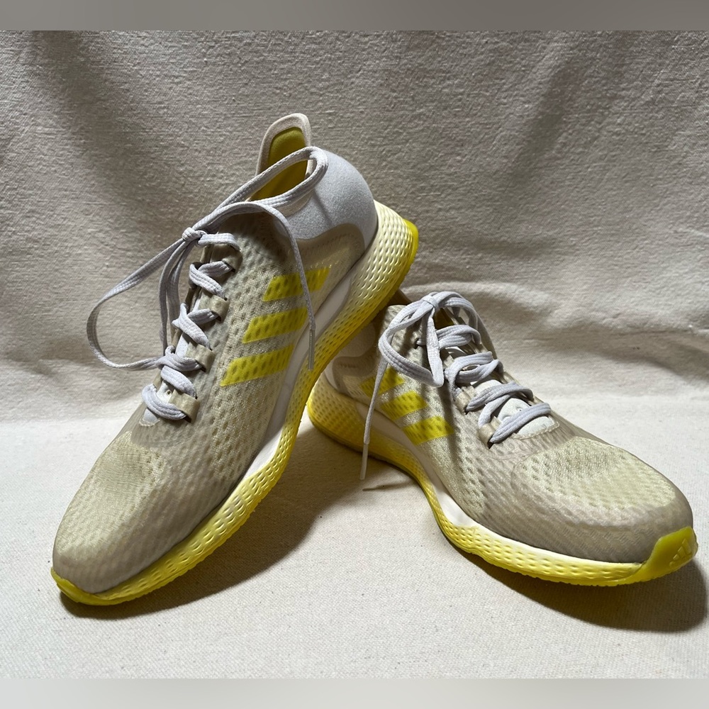Adidas Bounce size 7.